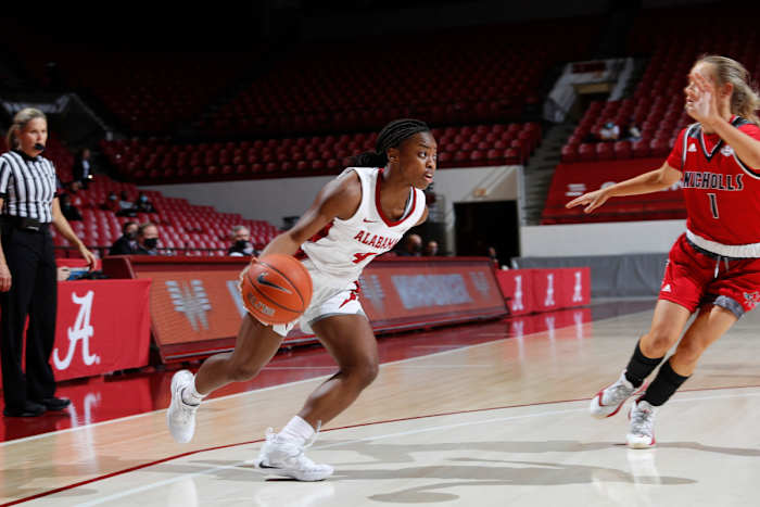 Alabama women's basketball Sutton